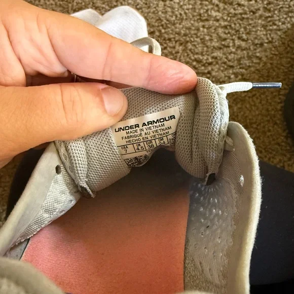 Under Armour Kids Sneakers in White and Red - Picture 8 of 8